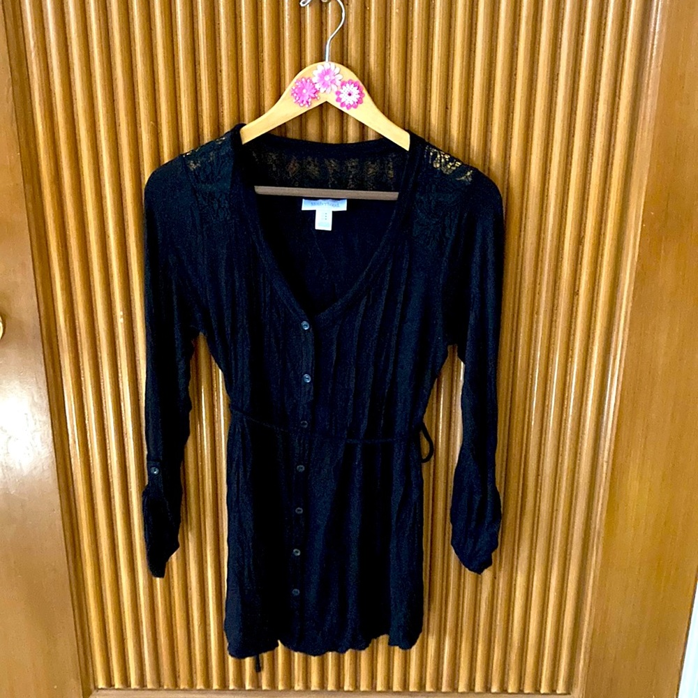 Long sleeve black maternity top